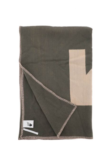 off-white arrow blanket